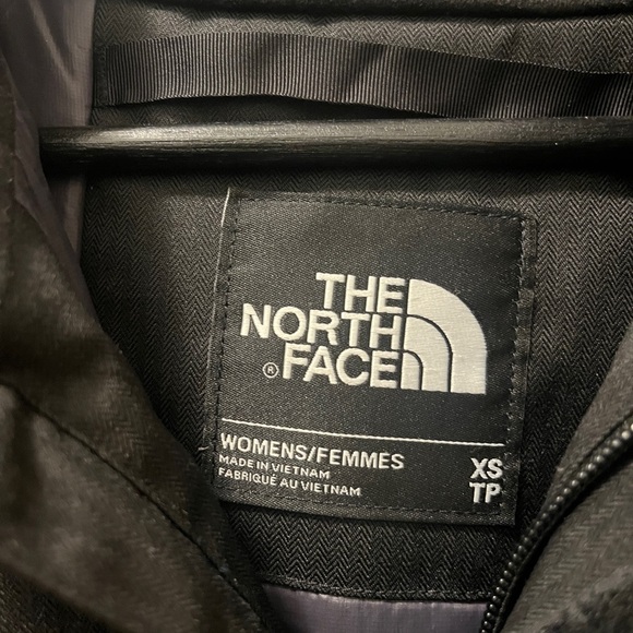North Face Ski Jacket - Size XS
used like new - Picture 4 of 4